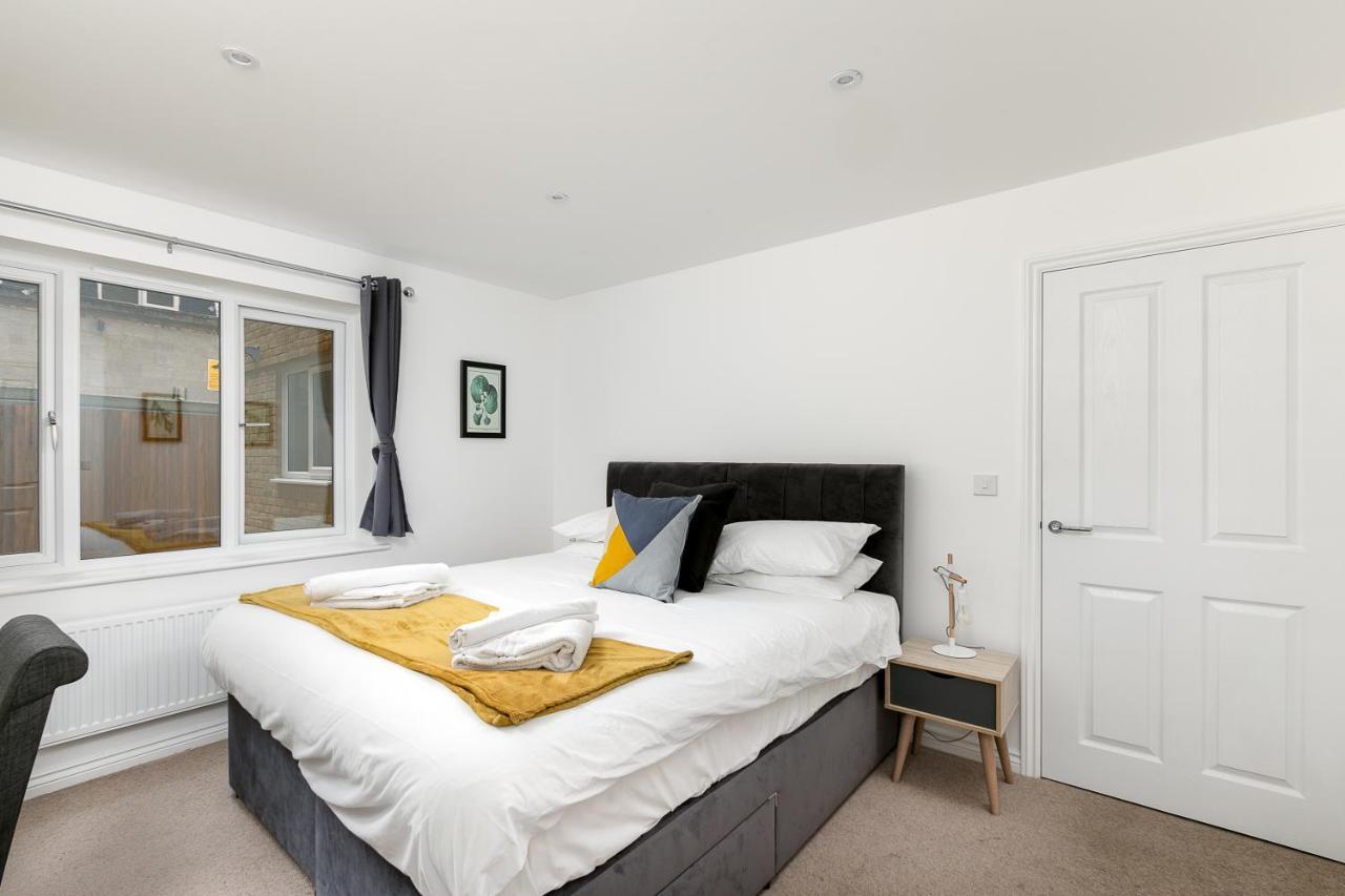 Hertford Serviced Apartments Ware Zewnętrze zdjęcie